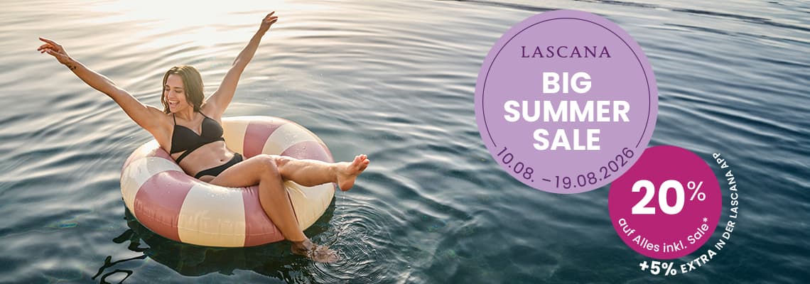 Lascana Big Summer Sale 10.08.–19.08.2026 – 20 % Rabatt – Frau im Bikini liegt lachend auf Schwimmreifen im Wasser